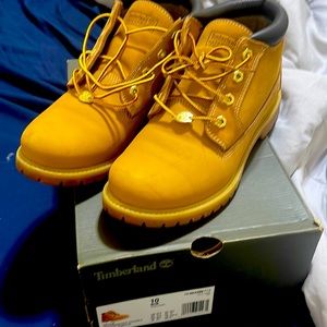 I am selling theses timberland boots . Still in good condition size 10